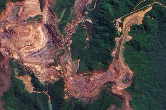 Satellitenaufnahme der Carajás-Mine in Brasilien 